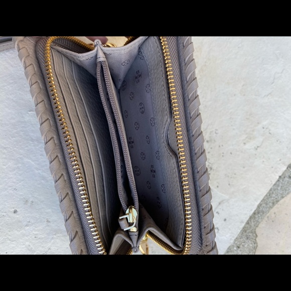 NWT Tory Burch Marion  smartphone wallet grey - Picture 6 of 8